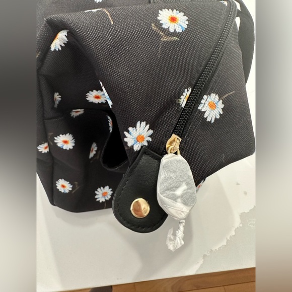 Alice & Olivia black daisy duffel bag - Picture 7 of 10